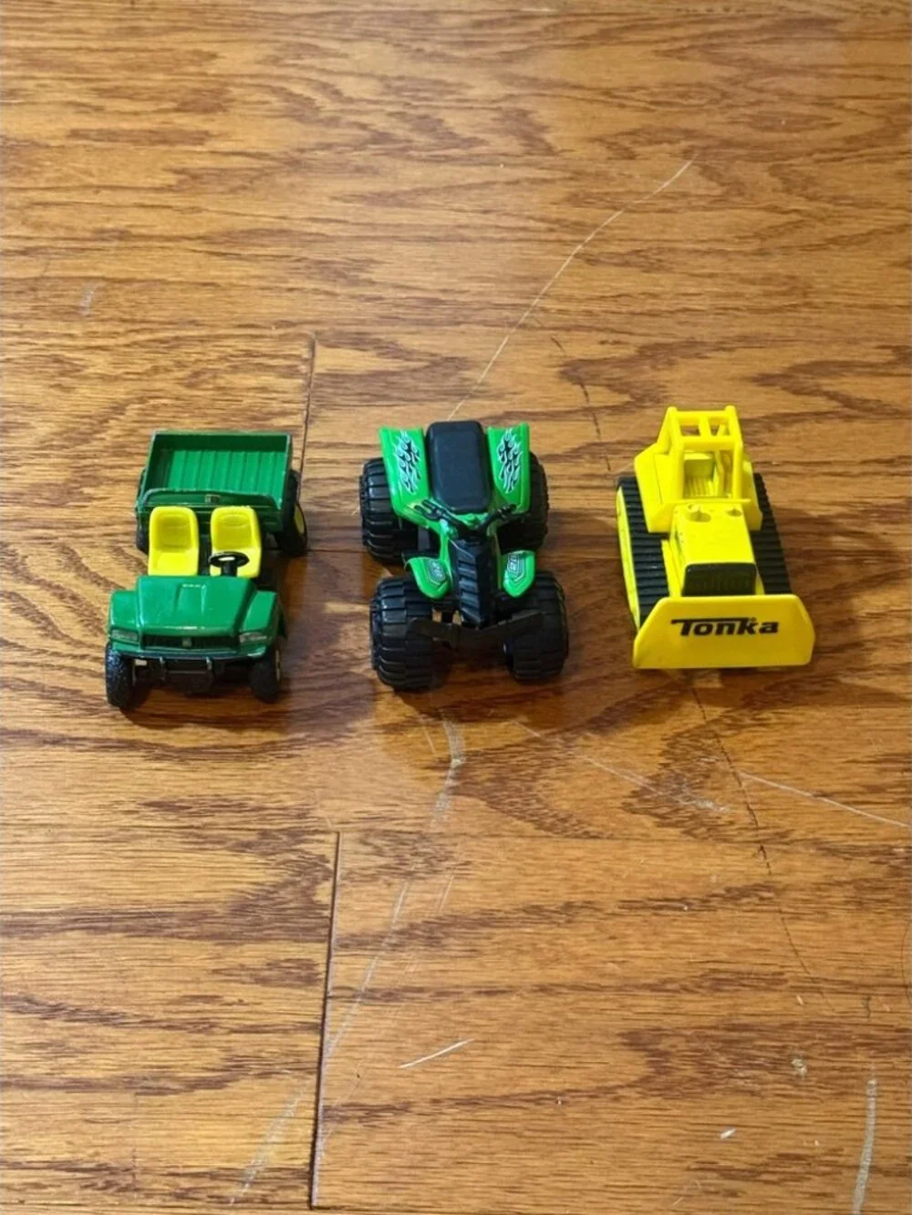 Lot of Vintage DieCast Card Including 22 Hotwheels, Excellent Condition